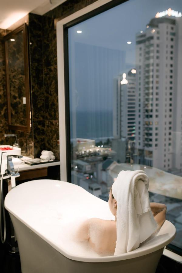 Adaline Hotel And Suite Дананг Екстер'єр фото