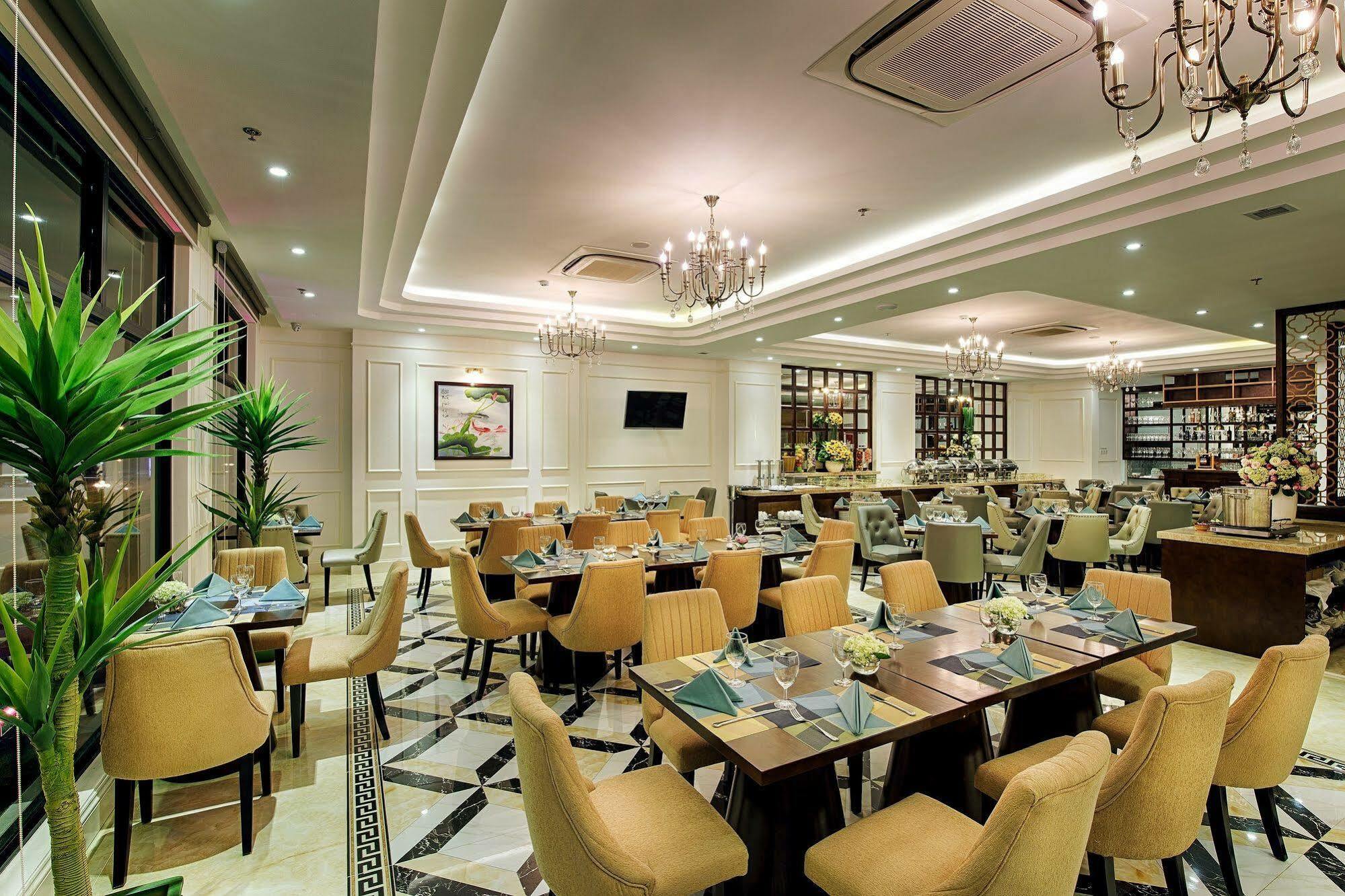Adaline Hotel And Suite Дананг Екстер'єр фото