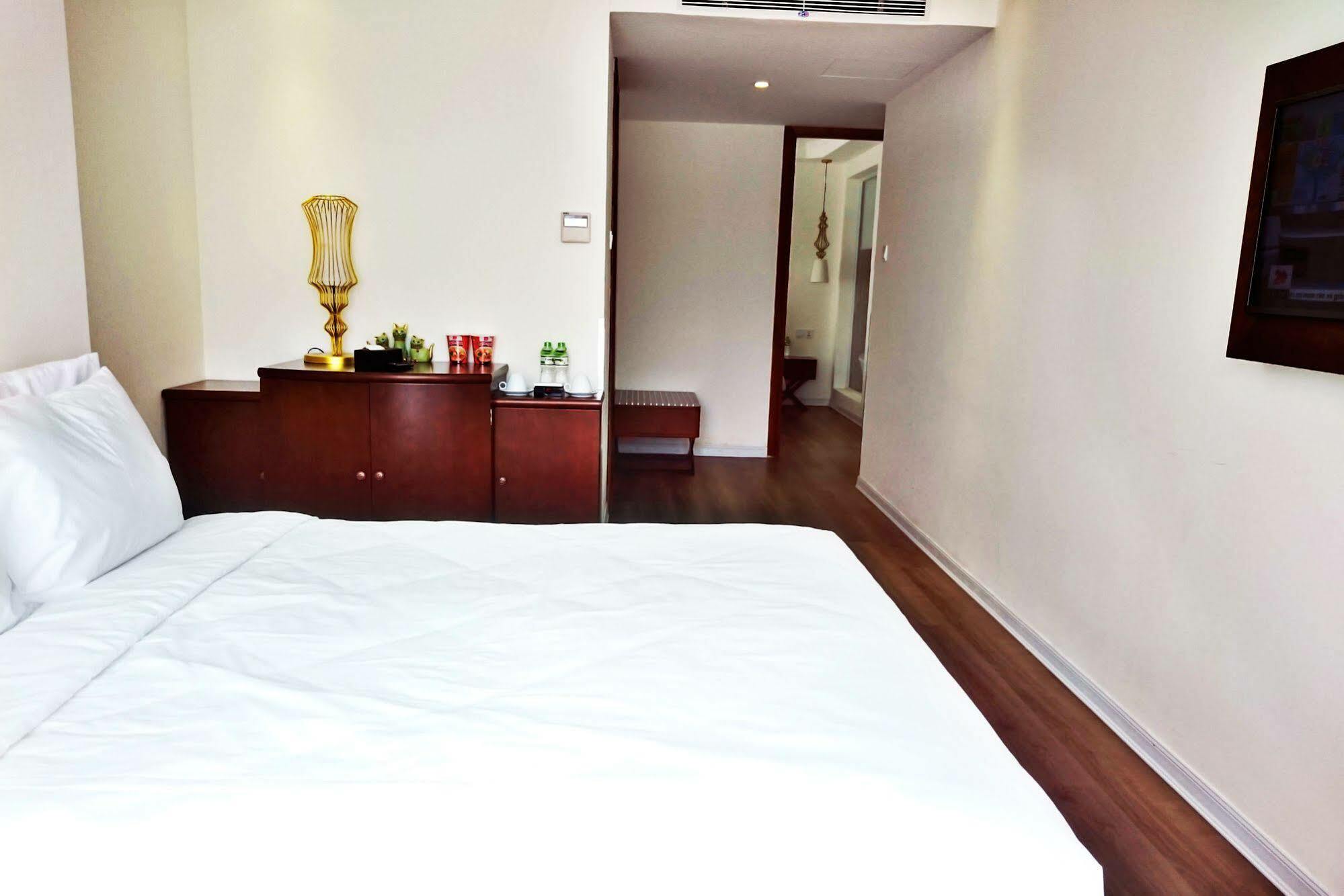 Adaline Hotel And Suite Дананг Екстер'єр фото