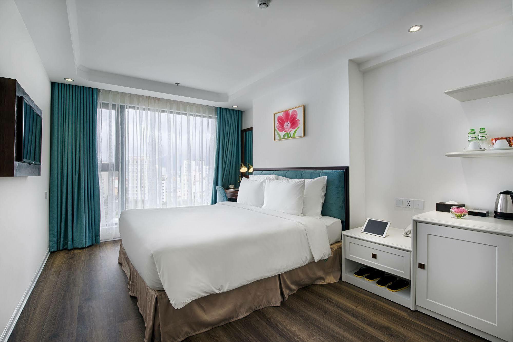 Adaline Hotel And Suite Дананг Екстер'єр фото