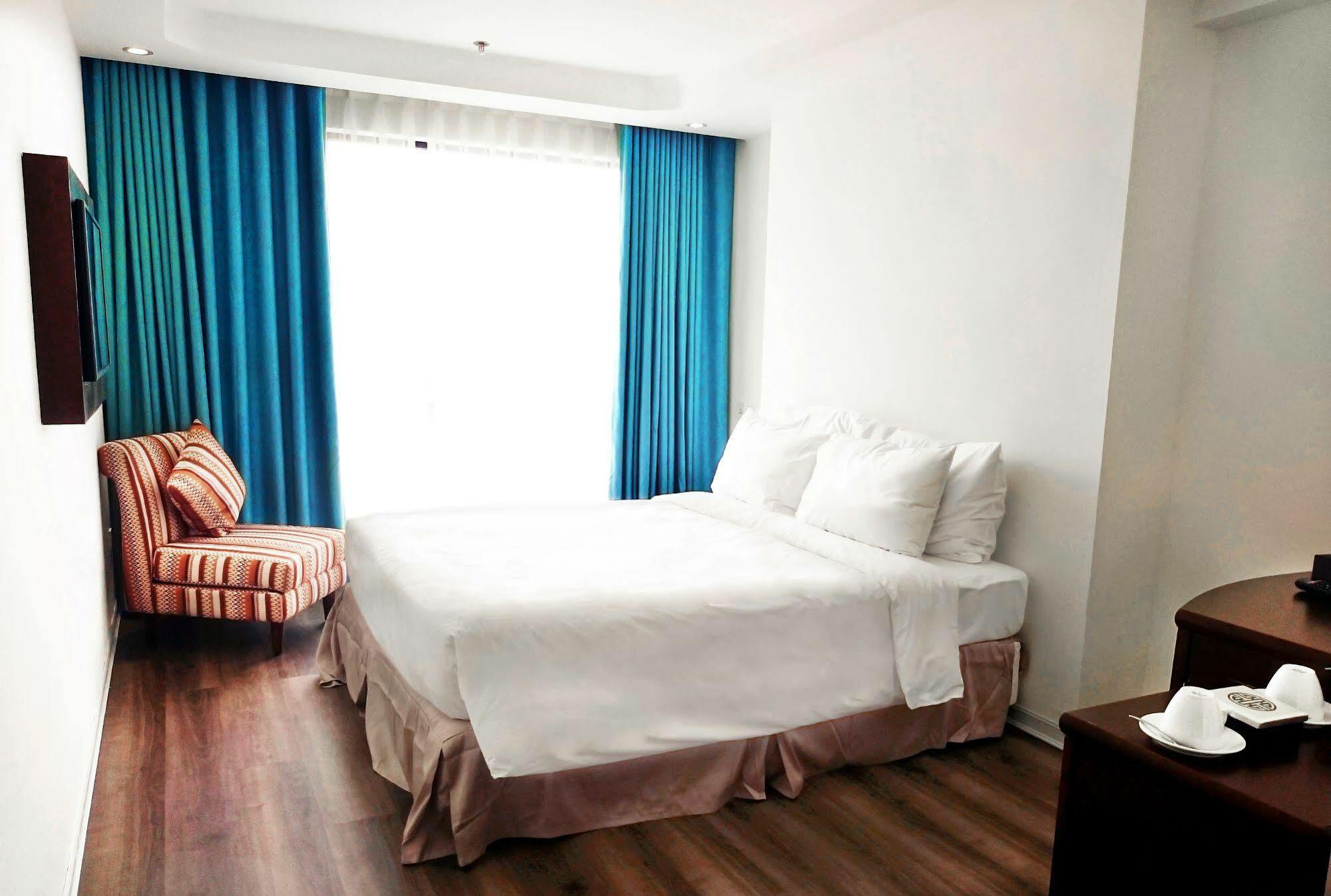 Adaline Hotel And Suite Дананг Екстер'єр фото