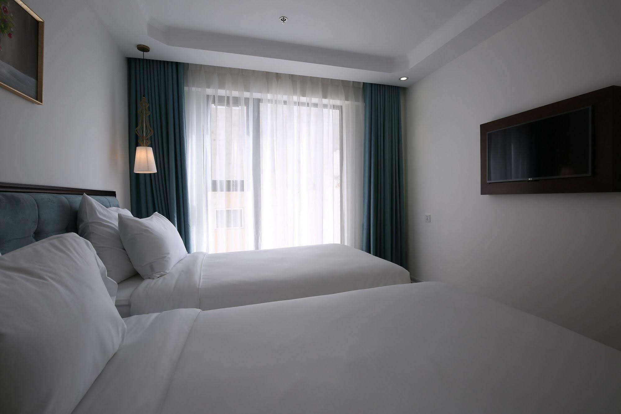 Adaline Hotel And Suite Дананг Екстер'єр фото