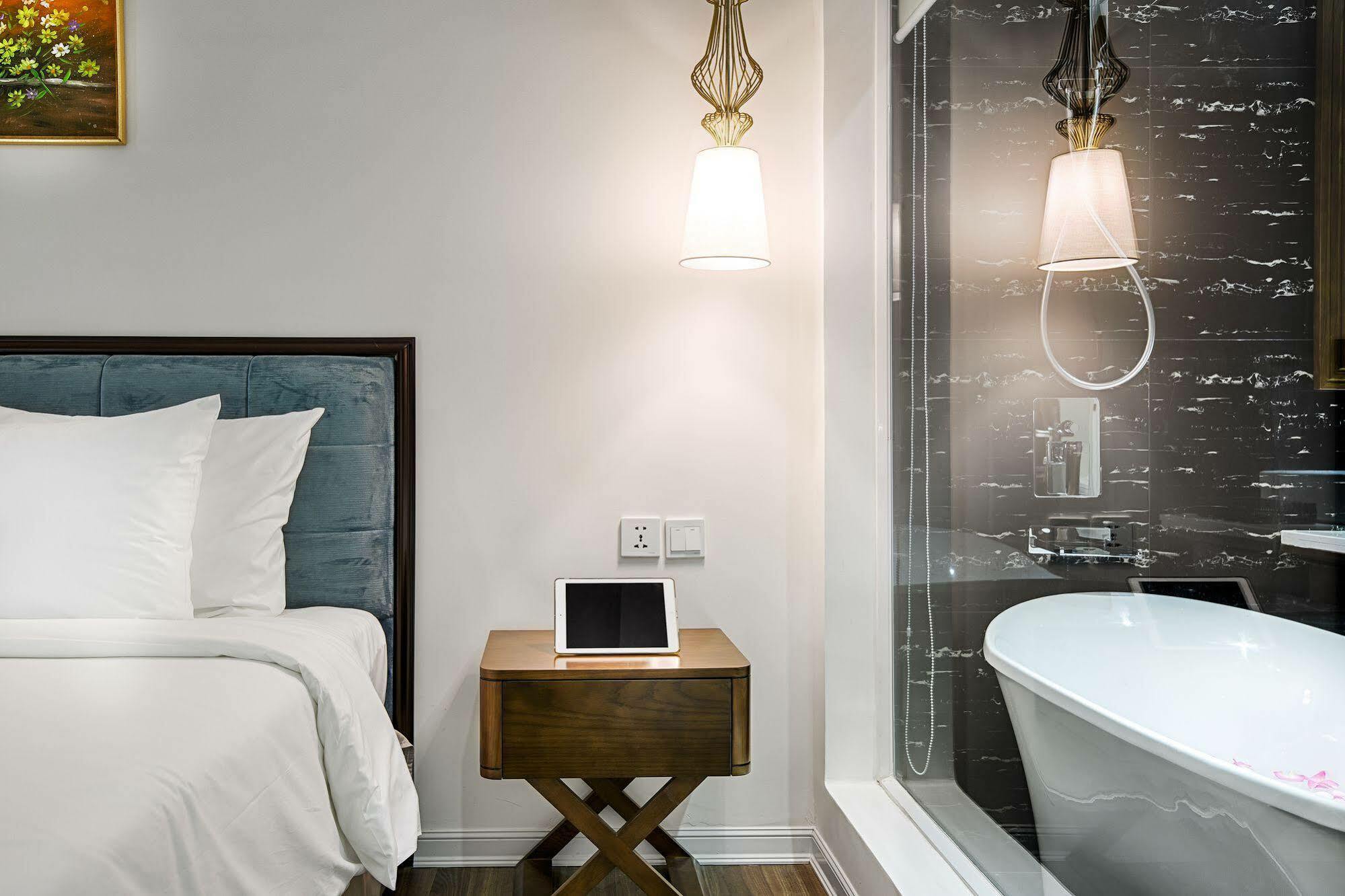 Adaline Hotel And Suite Дананг Екстер'єр фото