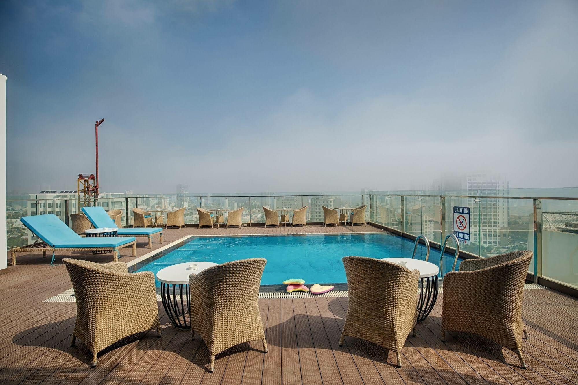 Adaline Hotel And Suite Дананг Екстер'єр фото